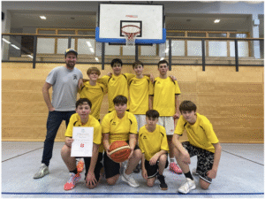 Mehr über den Artikel erfahren Erfolgreicher Auftritt unseres U18-Basketballteams bei den Düsseldorfer Stadtmeisterschaften